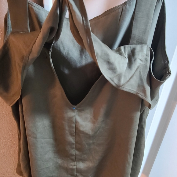 Banana Republic  Olive Green Bow Tie  Back Top - Picture 11 of 15